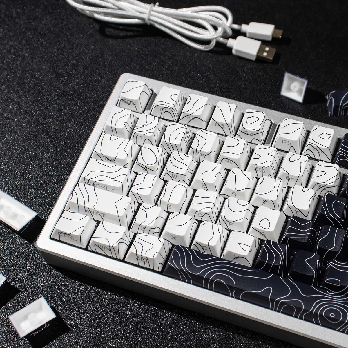 131 teclas PBT Keycaps Dye Sub Black Keycaps Cherry Profile Keycaps Compatible con 60%/65%/75%/95% Cherry Mx Switch Teclado Mecánico