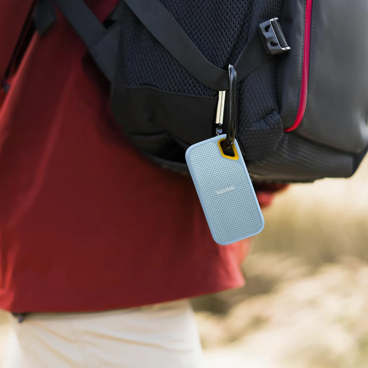 SanDisk SSD portátil Extremo de 2 TB - hasta 1050 MB/s - USB-C, USB 3.2 Gen 2 - Unidad Externa de Estado sólido - SDSSDE61-2T00-G25B