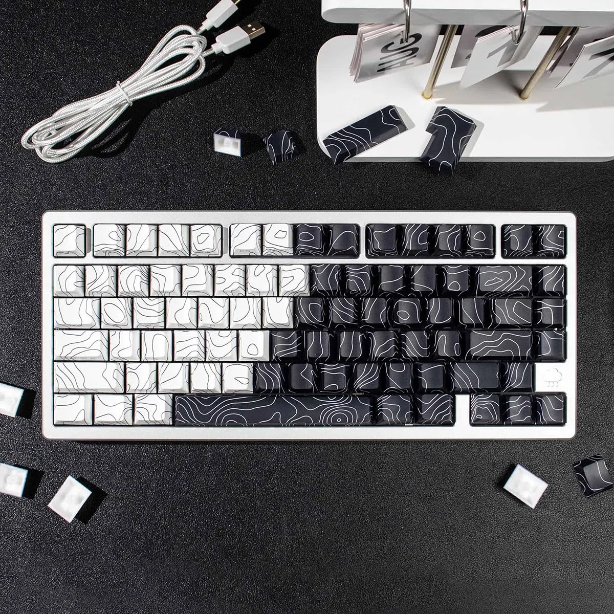131 teclas PBT Keycaps Dye Sub Black Keycaps Cherry Profile Keycaps Compatible con 60%/65%/75%/95% Cherry Mx Switch Teclado Mecánico