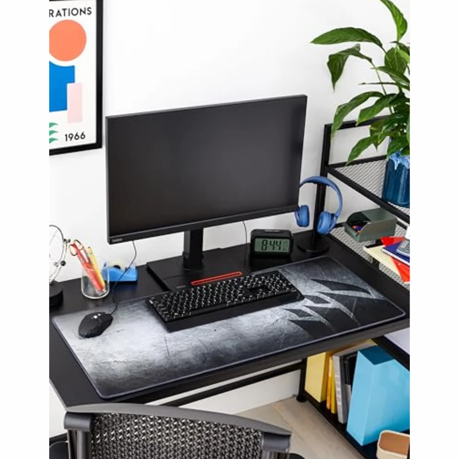 Corsair MM350 PRO Alfombrilla Tela a Prueba de Derrames para Juegos, Superficie 93 cm x 40 cm, Microtejido, Goma Afelpada gruesa 4 mm, Base Goma Texturizada Antideslizante, Negro/Gris, Extendido XL