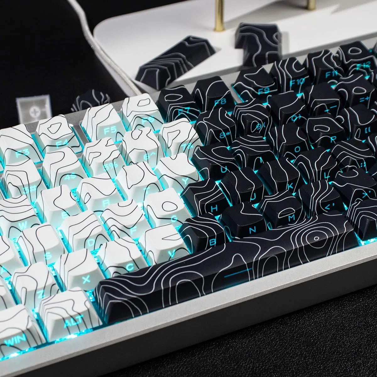 131 teclas PBT Keycaps Dye Sub Black Keycaps Cherry Profile Keycaps Compatible con 60%/65%/75%/95% Cherry Mx Switch Teclado Mecánico